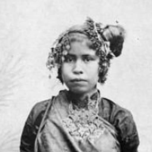 Acehnais : femme, tenue traditionnelle, autre référence 2, catalogue phénotypique Ethnic Erotic
